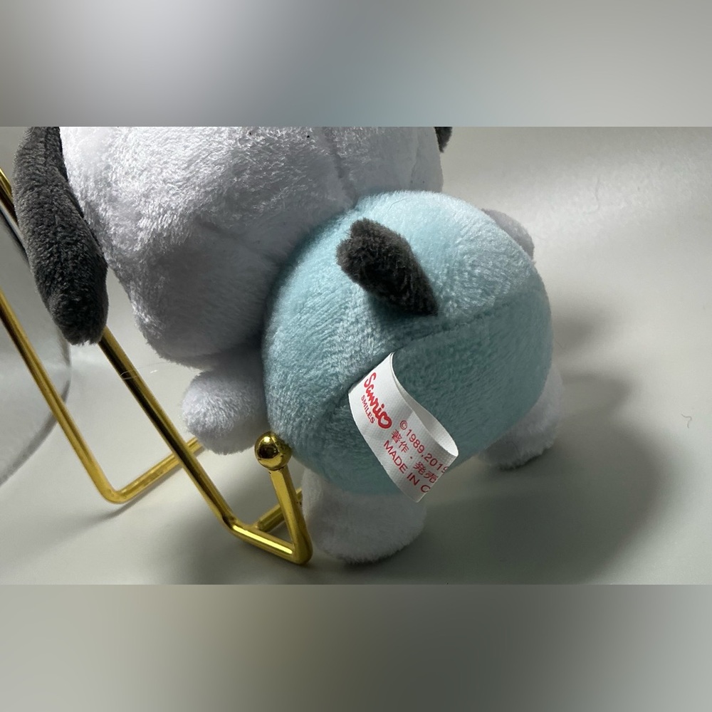 A Rare HTF Sanrio 2019 Pochacco Keychain Key Ring Fob Bag Charm Handbag Charm - Picture 3 of 4